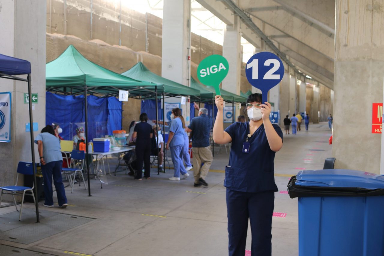 VACUNACION-CONTRA-EL-COVID-19-2-2048x1365