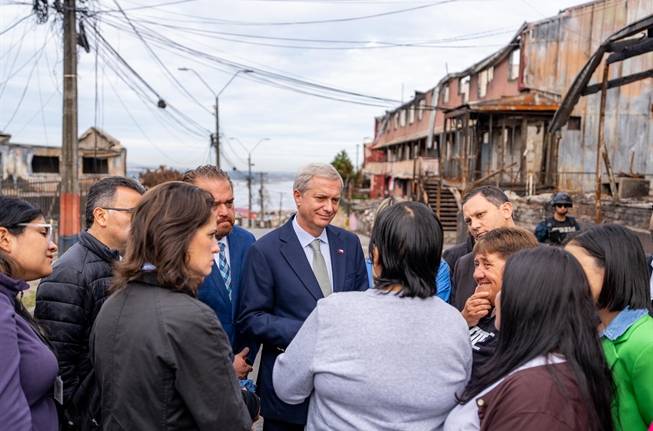 plan-reconstruccion-nacional-presidente-kast.jpg__1440x2000_q70_subsampling-2