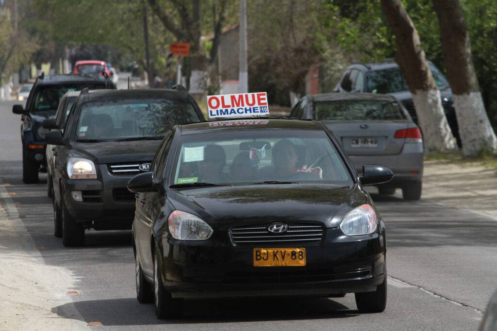 entrega-bono-transportistas.jpg__1440x2000_q70_subsampling-2