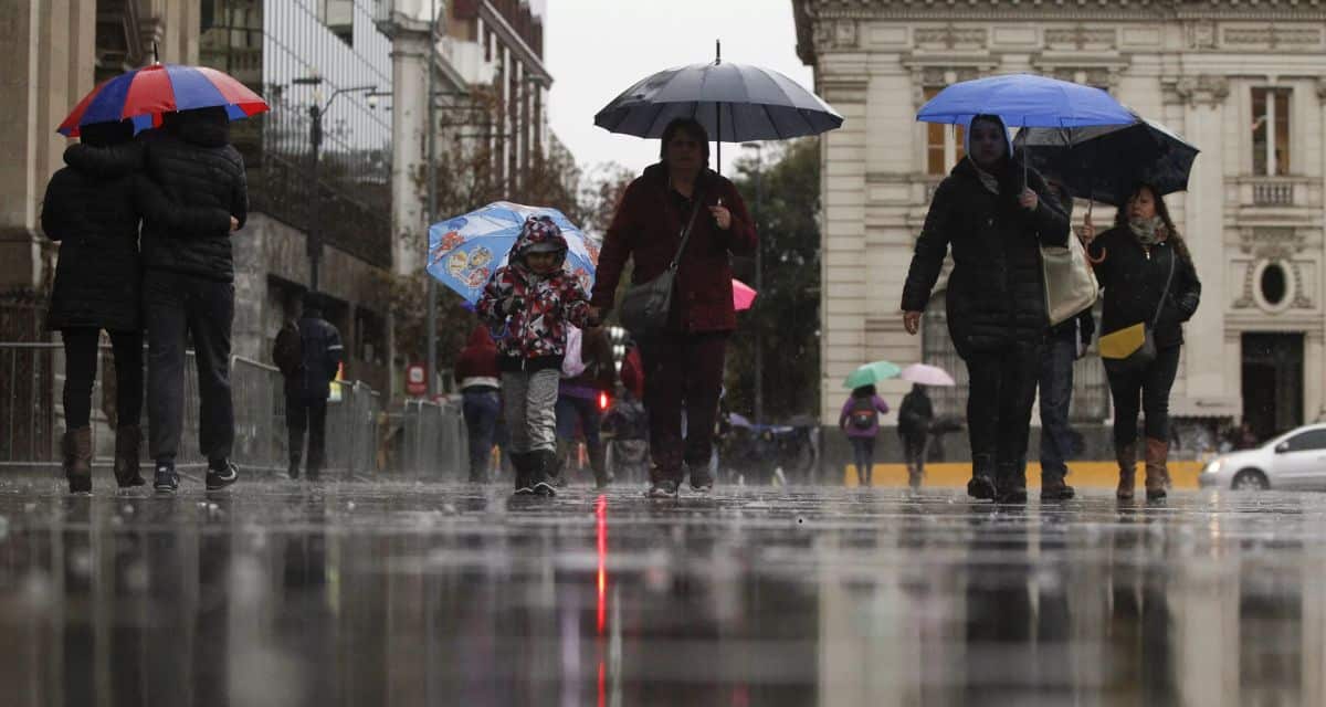 Sistema-frontal-amenaza-con-regreso-de-lluvias-en-Chile