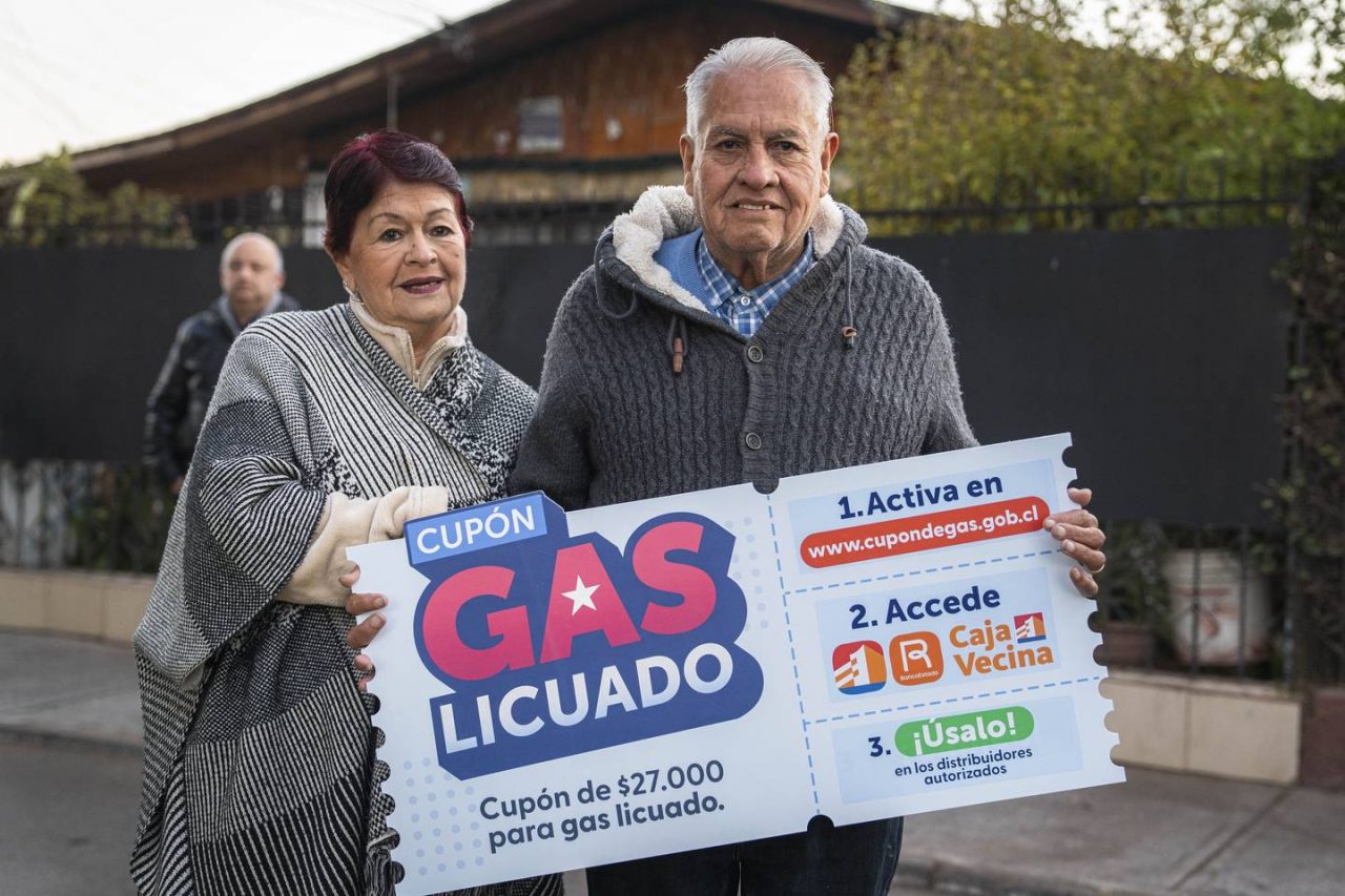 beneficiarios-cupon-gas.jpg__1440x2000_q70_subsampling-2