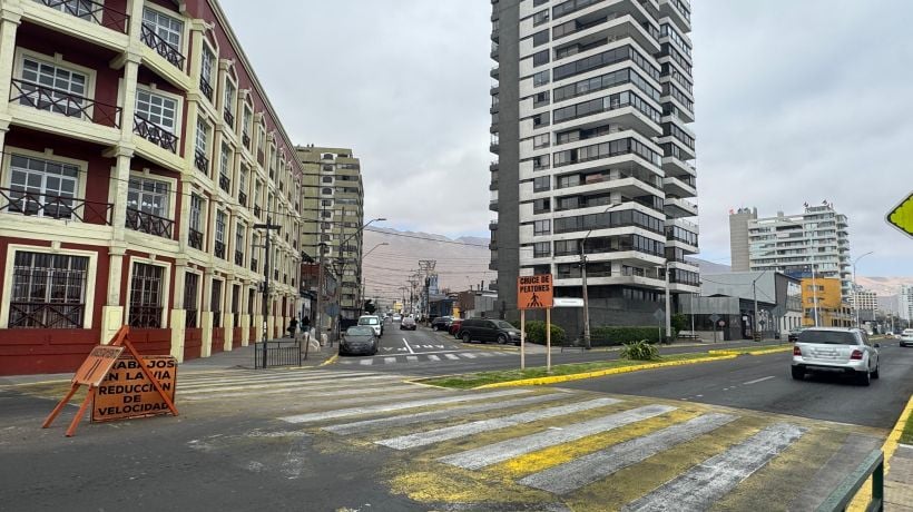 Cierre parcial en avenida Arturo Prat por renovación de colector: revisa los desvíos y horarios