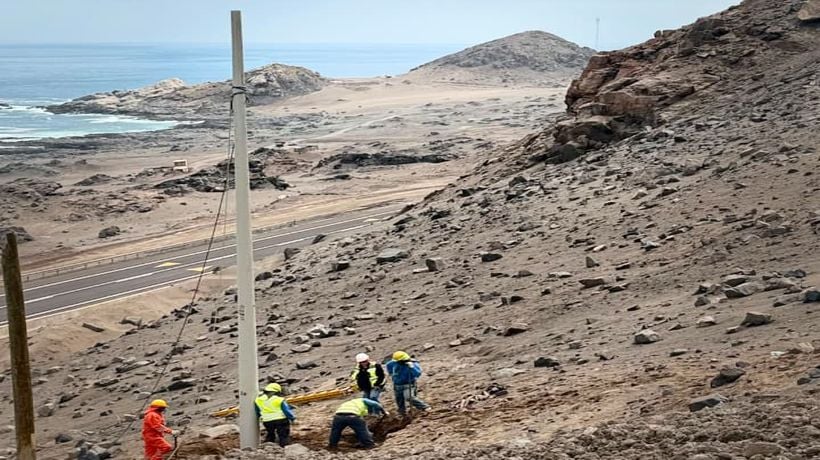 CGE repara red eléctrica dañada por aluvión en Caleta Chipana