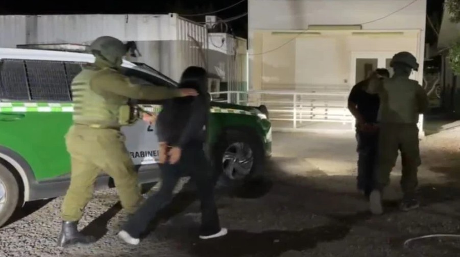 Detienen a dos ciudadanos bolivianos con orden de expulsión tras persecución en vehículo robado en Tarapacá
